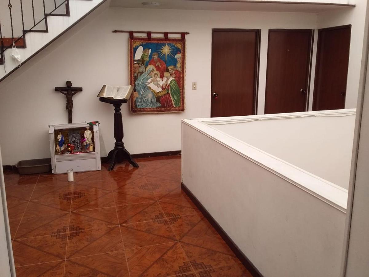 Con Bano Privado Cerca Al Aeropuerto Privatunterkunft Bogotá