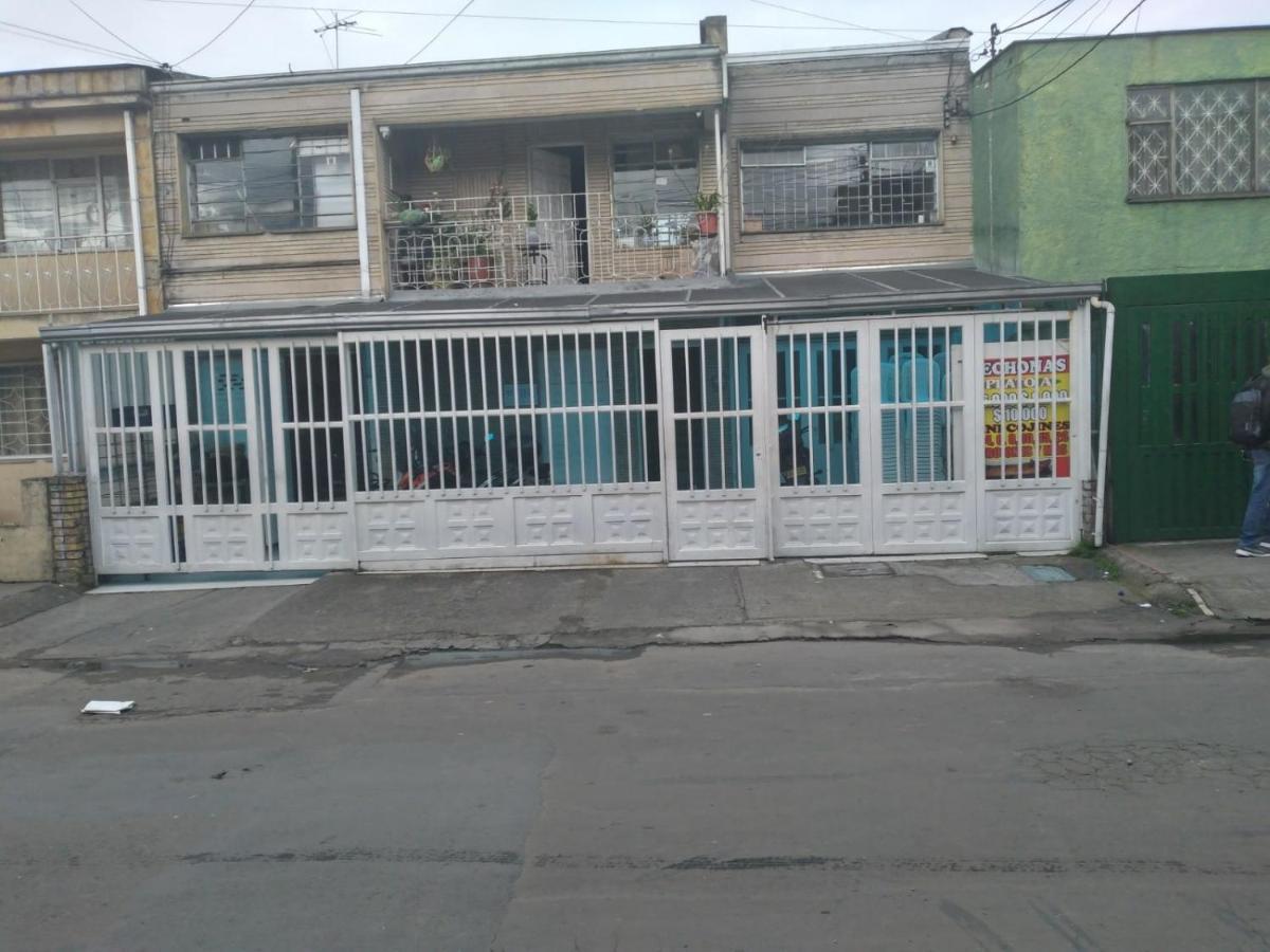 Con Bano Privado Cerca Al Aeropuerto Bogotá