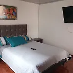 Habitación con baño privado cerca al aeropuerto